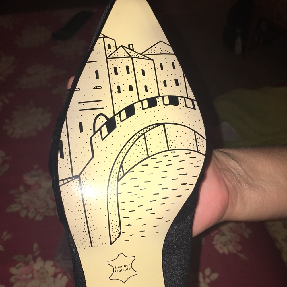 Heals - Picture 5 of 6